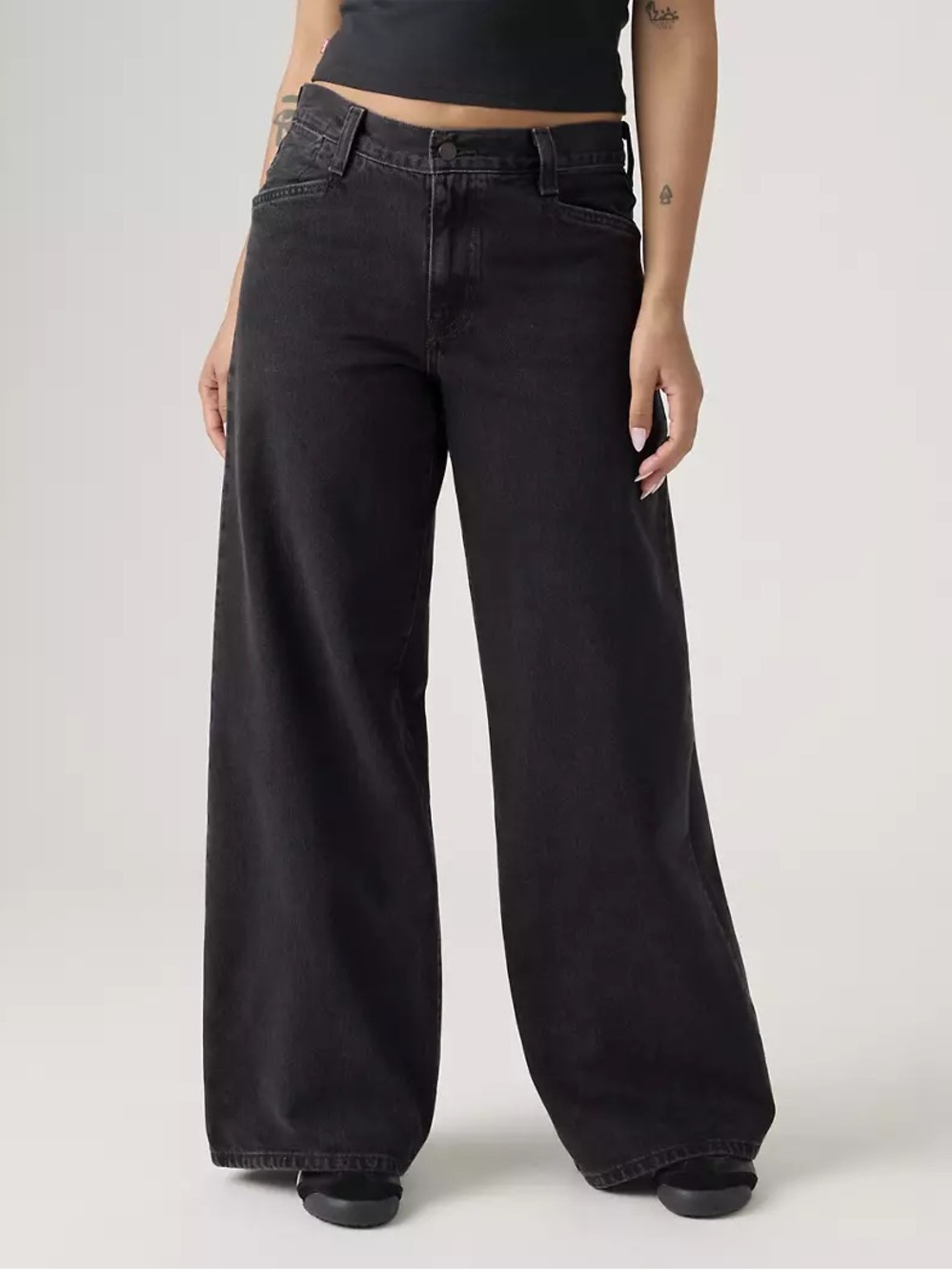 Levi’s ’94 Baggy Wide Leg
Black size 25